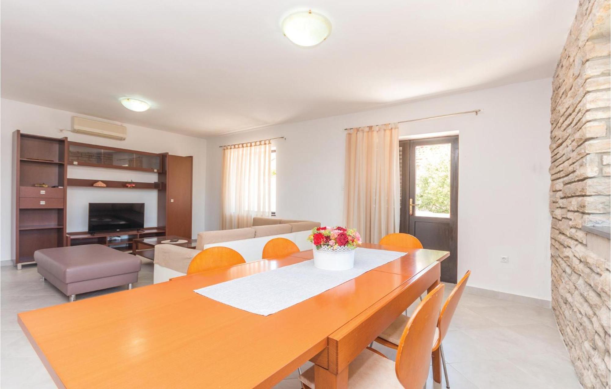 Gorgeous Home In Bibinje With House Sea View エクステリア 写真